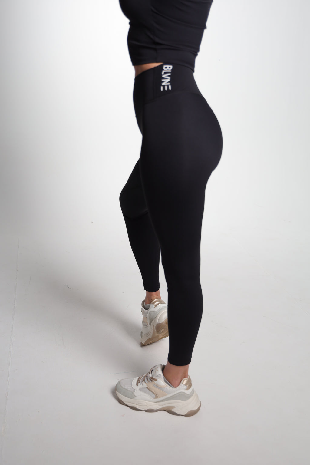 BLVNE ElevateFit Seamless Set – Black